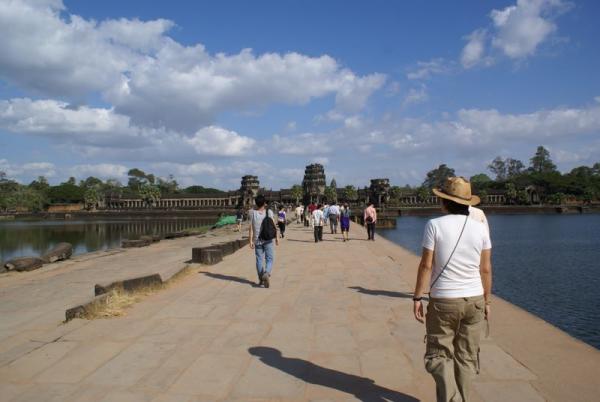 Name:  DSC01274 angkor wat-1.jpg
Views: 3359
Size:  29.4 KB