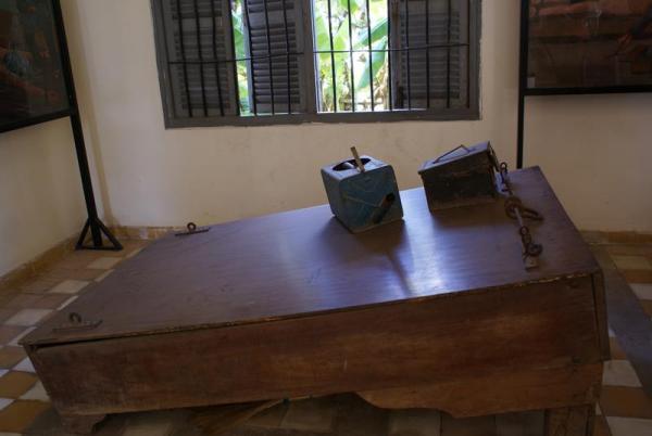 Name:  DSC01507 Tuol Sleng Mzesi-1.jpg
Views: 2936
Size:  25.3 KB