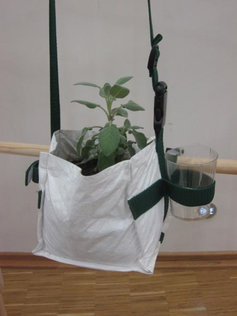 Name:  tragbarerBlumentopf464.jpg
Views: 1614
Size:  23.6 KB