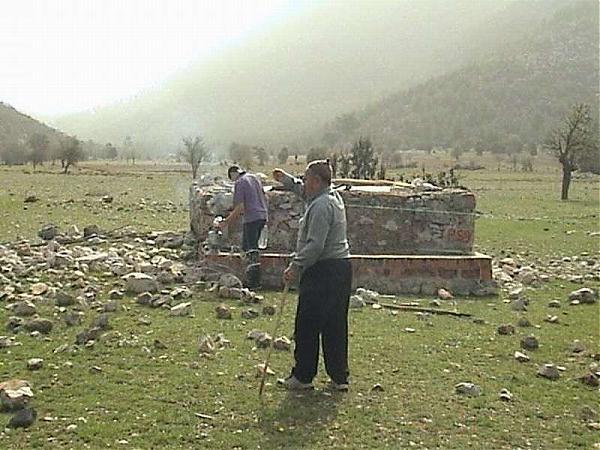Name:  babam ve sarn.jpg
Views: 1817
Size:  58.8 KB