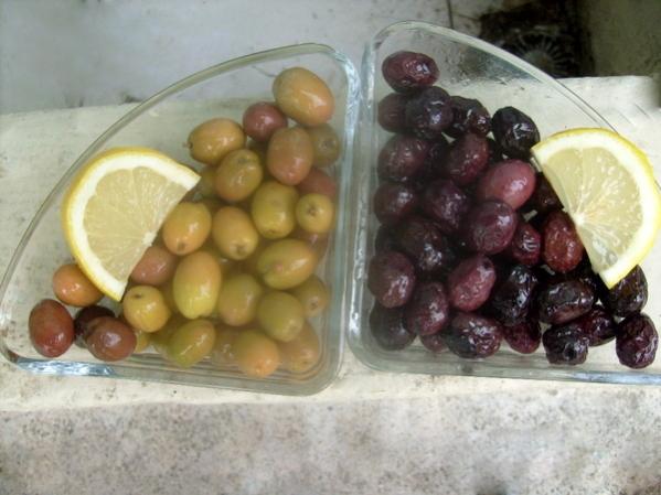 Name:  yeil-siyah zeytinler.jpg
Views: 5843
Size:  38.7 KB