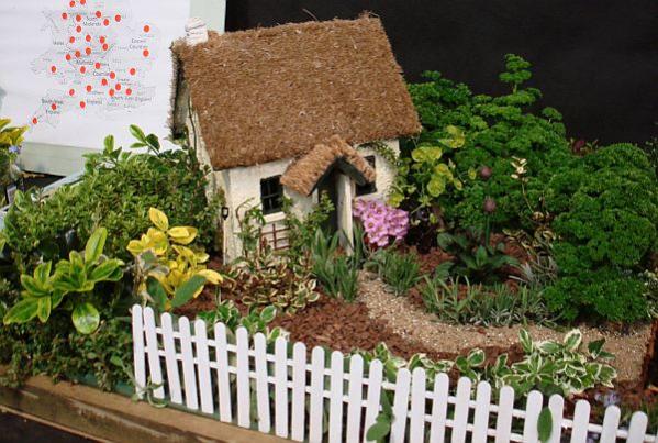Name:  mini-garden-with-house.jpg
Views: 6644
Size:  59.3 KB