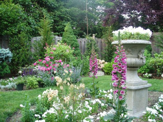 Name:  ThursdaysAntiquesGarden49.jpg
Views: 11647
Size:  71.6 KB