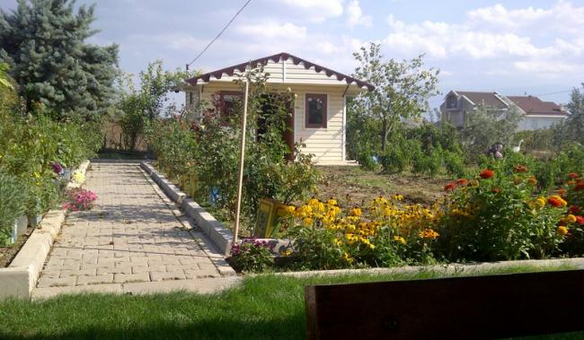Name:  1-Kulube cicekli.jpg
Views: 3118
Size:  55.2 KB